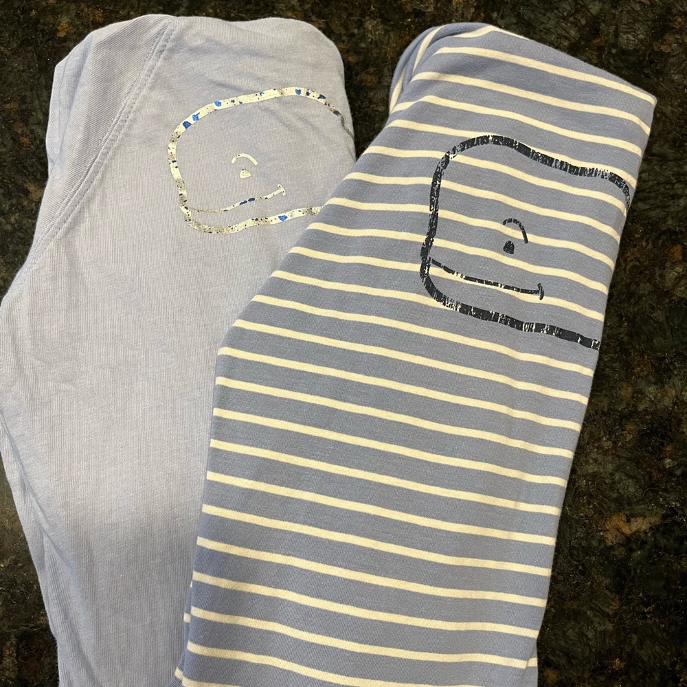 (2) GIRLS VINEYARD VINES HOODED PULLOVER SHIRTS (med 8-10)